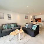 Albufeira Twins 2 With Pool By Homing